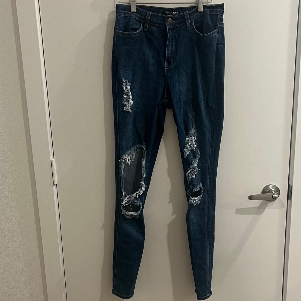 Ripped skinny jeans